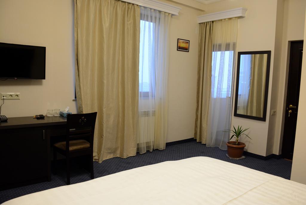 14 Floor Hotel Jerevan Buitenkant foto